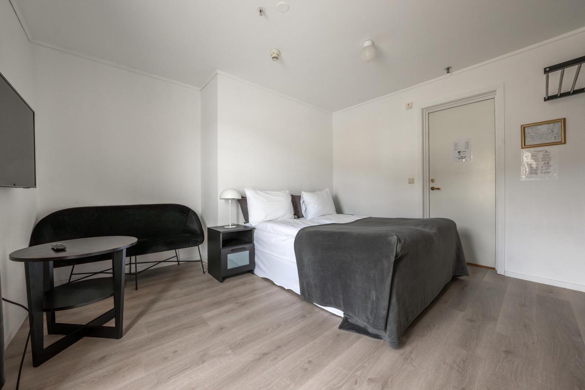 Sunde Fjord Hotel, Free And Easy Parking Solavagen Extérieur photo
