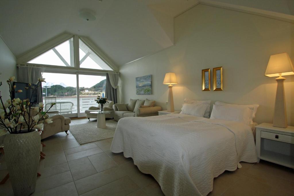 Sunde Fjord Hotel, Free And Easy Parking Solavagen Chambre photo