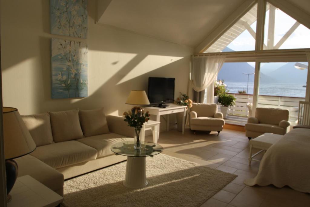 Sunde Fjord Hotel, Free And Easy Parking Solavagen Chambre photo